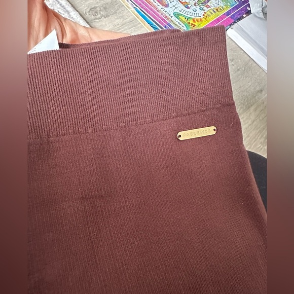 Tablets define powerhold split end pants - Picture 6 of 8